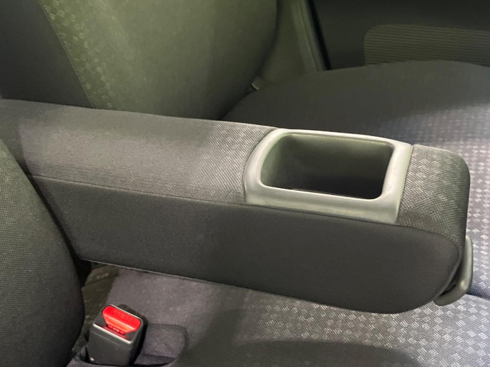 2017 Honda N-BOX CUSTOM DBA-JF2 (UW-69ef58457d2f2)[26]