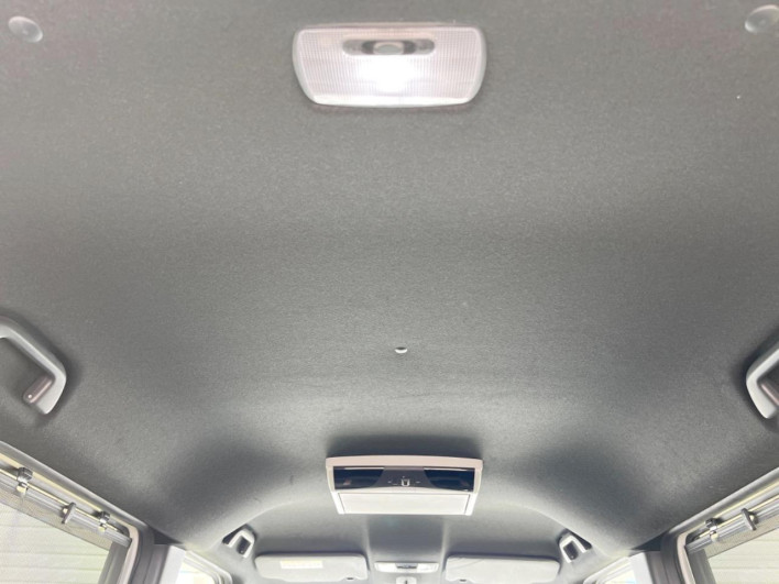 2018 Honda N-BOX CUSTOM DBA-JF3 (UW-69ef58470684e)[9]