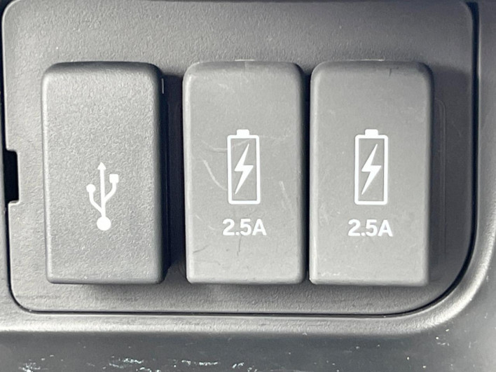 2018 Honda N-BOX CUSTOM DBA-JF3 (UW-69ef58470684e)[24]