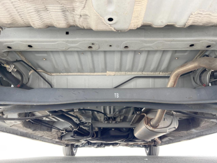 2018 Honda N-BOX CUSTOM DBA-JF3 (UW-69ef58470684e)[4]