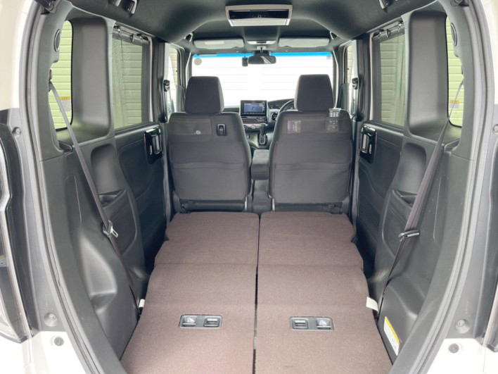 2018 Honda N-BOX CUSTOM DBA-JF3 (UW-69ef58470684e)[7]