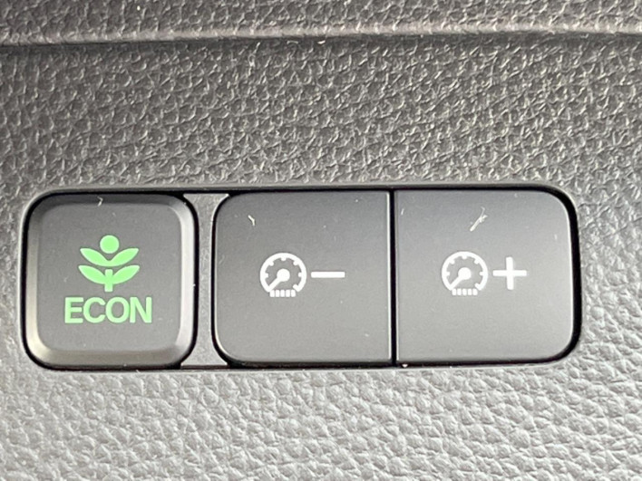 2018 Honda N-BOX CUSTOM DBA-JF3 (UW-69ef58470684e)[23]