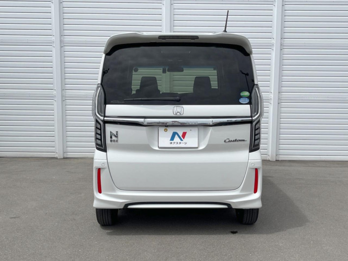 2018 Honda N-BOX CUSTOM DBA-JF3 (UW-69ef58470684e)[10]