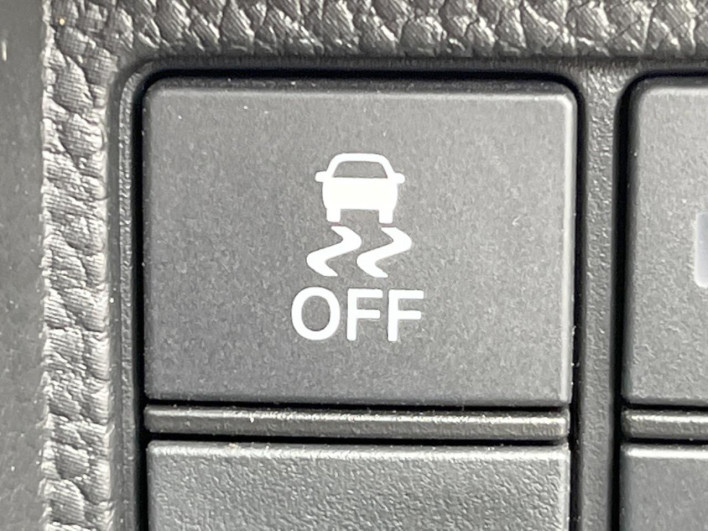 2018 Honda N-BOX CUSTOM DBA-JF3 (UW-69ef58470684e)[19]