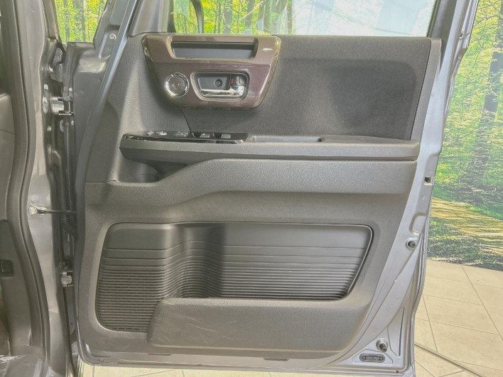 2019 Honda N-BOX CUSTOM DBA-JF3 (UW-69ef584764f3e)[15]