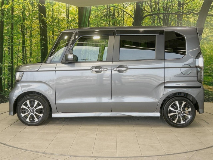 2019 Honda N-BOX CUSTOM DBA-JF3 (UW-69ef584764f3e)[8]