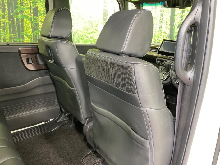 2017 Honda N-BOX CUSTOM DBA-JF3 (UW-69ef584a4cdc1)[29]