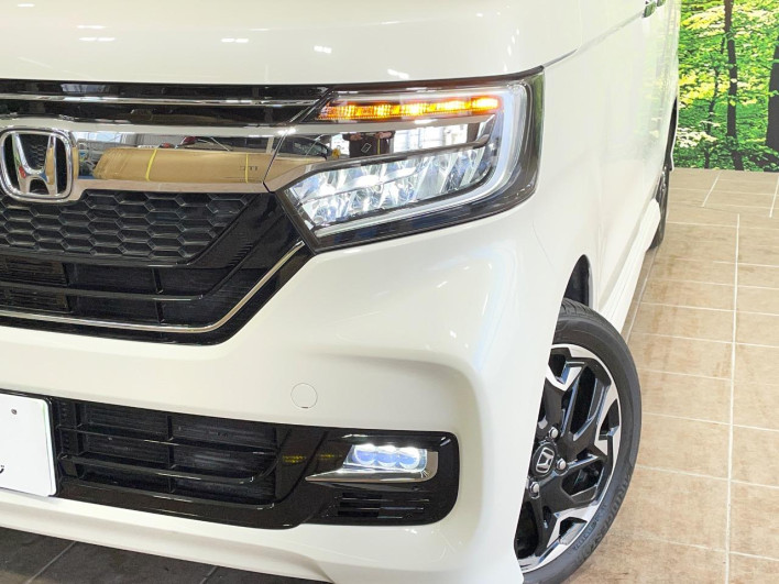 2017 Honda N-BOX CUSTOM DBA-JF3 (UW-69ef584a4cdc1)[9]