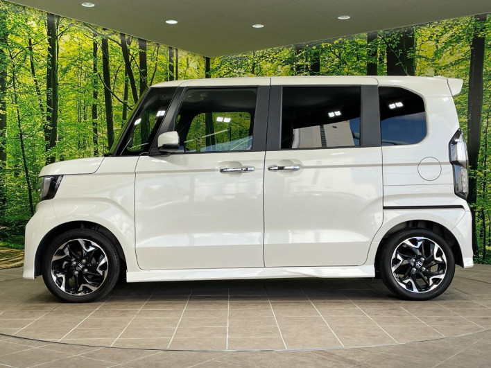 2017 Honda N-BOX CUSTOM DBA-JF3 (UW-69ef584a4cdc1)[19]