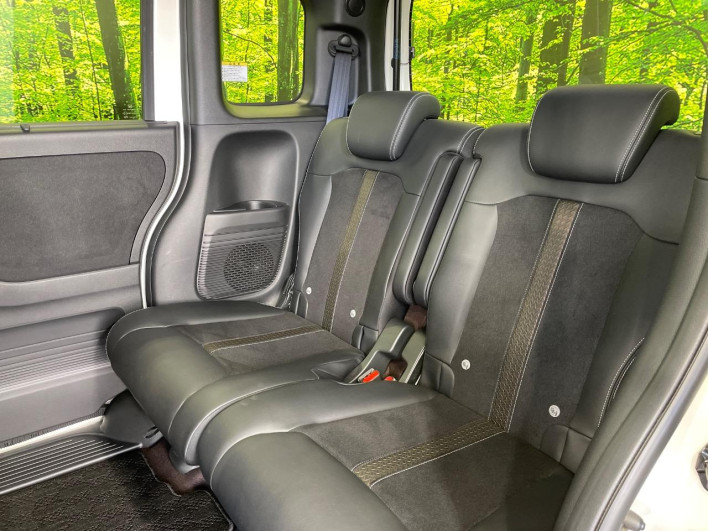 2017 Honda N-BOX CUSTOM DBA-JF3 (UW-69ef584a4cdc1)[11]