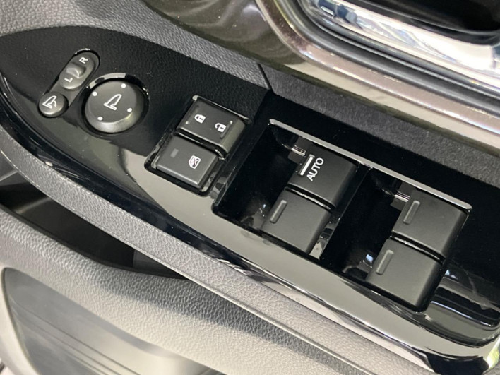 2020 Honda N-BOX CUSTOM 6BA-JF3 (UW-69ef584a83cd3)[27]