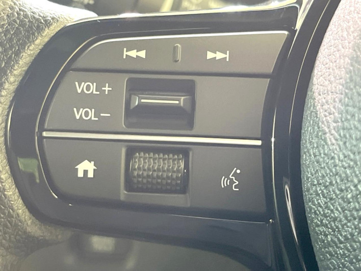 2025 Honda N-BOX CUSTOM 6BA-JF5 (UW-69ef585247a9a)[28]