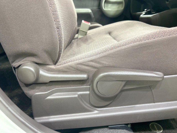 2010 Toyota Passo DBA-KGC30 (UW-69ef585d648c8)[15]