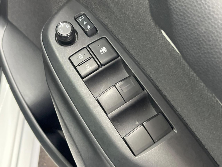 2020 Toyota Yaris 5BA-KSP210 (UW-69ef585f4270c)[8]