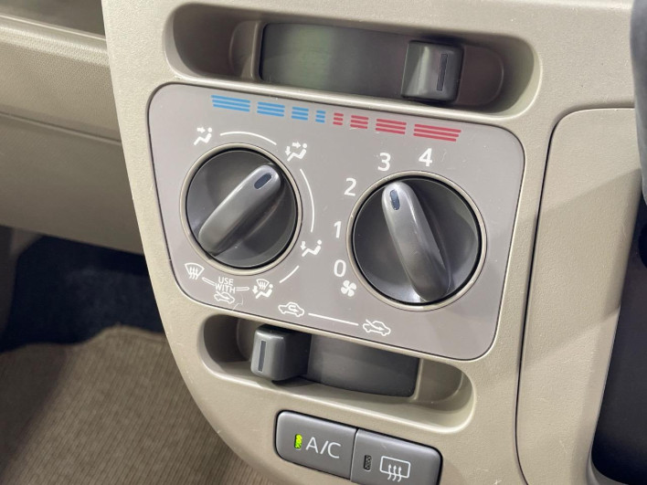 2014 Daihatsu Move DBA-LA100S (UW-69ef58621c6d9)[14]