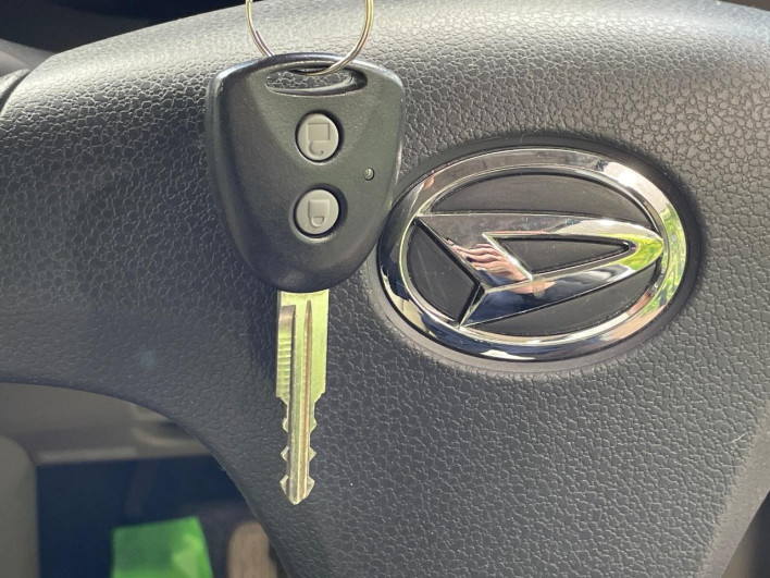 2014 Daihatsu Move DBA-LA100S (UW-69ef58621c6d9)[10]
