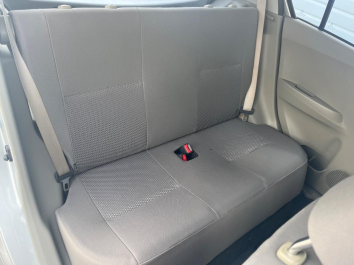 2013 Daihatsu Mirai Ease DBA-LA300S (UW-69ef5865de2d7)[16]