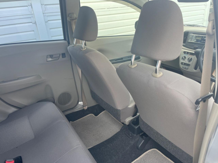 2013 Daihatsu Mirai Ease DBA-LA300S (UW-69ef5865de2d7)[15]