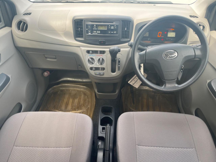 2013 Daihatsu Mirai Ease DBA-LA300S (UW-69ef5865de2d7)[17]