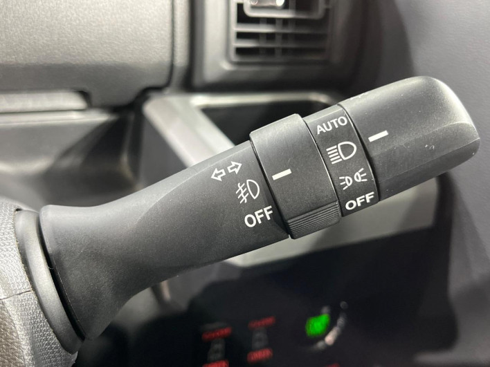 2015 Daihatsu Wake DBA-LA700S (UW-69ef58728d958)[16]