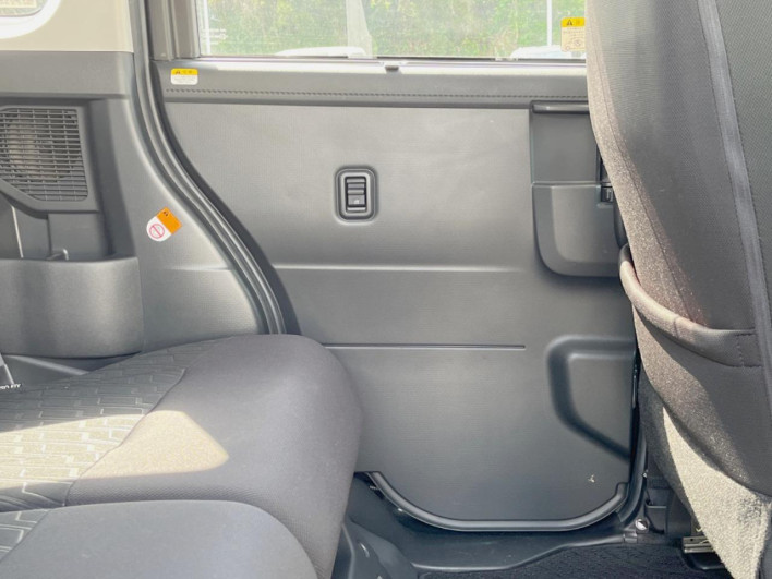 2017 Daihatsu Toll DBA-M900S (UW-69ef58821d809)[23]