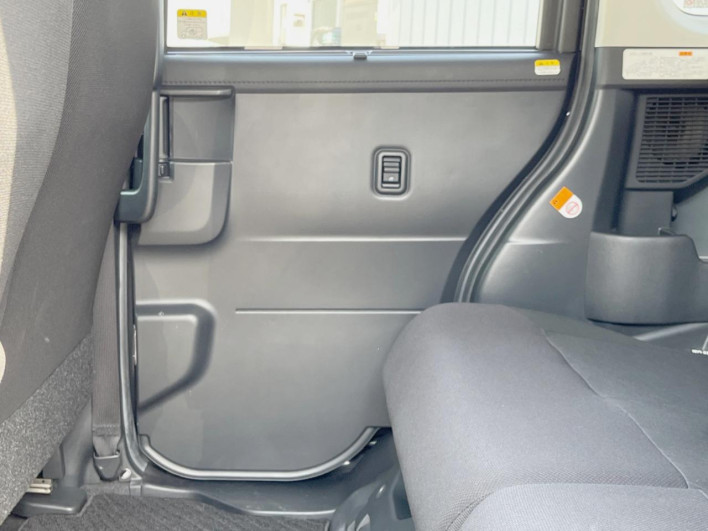 2017 Daihatsu Toll DBA-M900S (UW-69ef58821d809)[24]