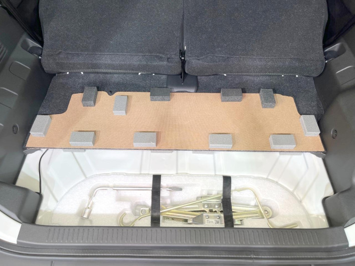 2025 Suzuki Jimny Nomad 3BA-JC74W (UW-69ef5885f38c2)[25]