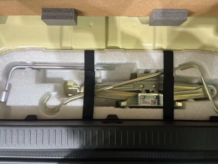 2026 Suzuki Jimny Nomad 3BA-JC74W (UW-69ef5887c5da6)[23]