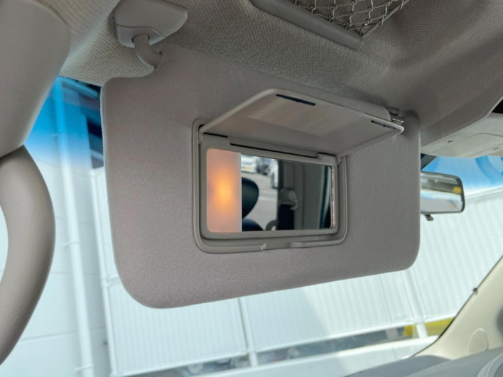 2009 Nissan Elgrand CBA-ME51 (UW-69ef588b7ae17)[24]