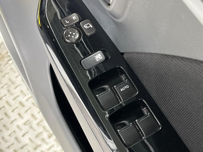 2014 Suzuki Wagon R Stingray DAA-MH44S (UW-69ef588e0df76)[9]