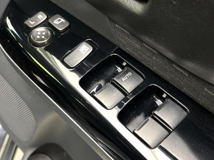 2013 Suzuki Spacia Custom DBA-MK32S (UW-69ef58918ff64)[5]