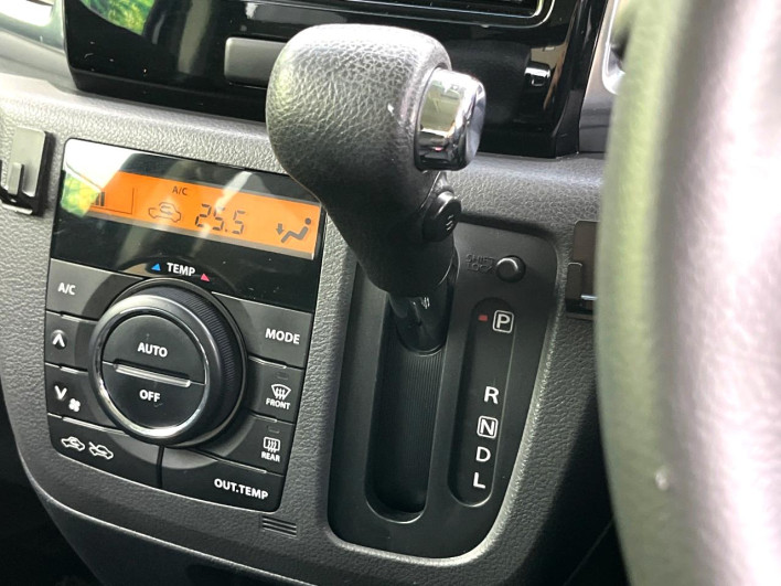 2013 Suzuki Spacia Custom DBA-MK32S (UW-69ef58918ff64)[13]