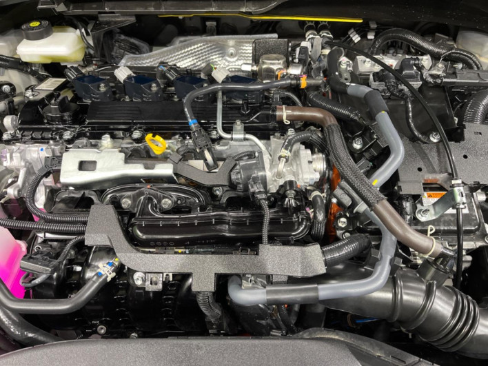 2025 Toyota Corolla Cross 6AA-MXGH15 (UW-69ef58a9cdc4d)[4]