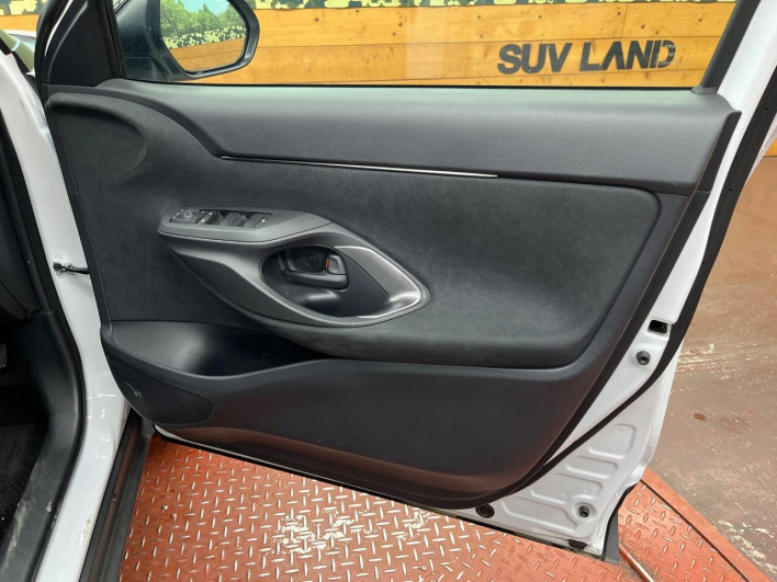 2025 Toyota Yaris Cross 5BA-MXPB15 (UW-69ef58ac8e4c9)[16]