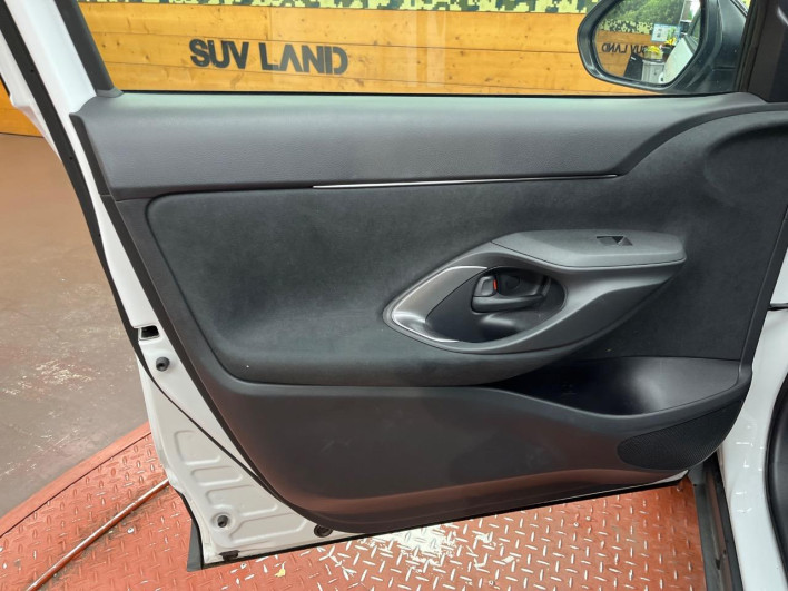 2025 Toyota Yaris Cross 5BA-MXPB15 (UW-69ef58ac8e4c9)[13]