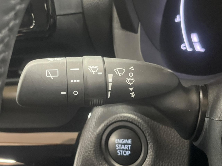 2025 Toyota Yaris Cross 5BA-MXPB15 (UW-69ef58ac8e4c9)[28]