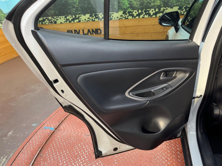 2025 Toyota Yaris Cross 5BA-MXPB15 (UW-69ef58ac8e4c9)[14]