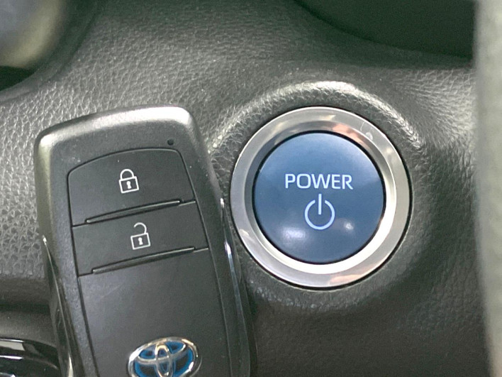 2020 Toyota Yaris 6AA-MXPH10 (UW-69ef58ad1db5c)[27]