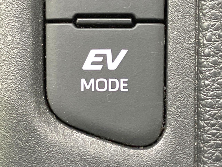 2020 Toyota Yaris 6AA-MXPH10 (UW-69ef58ad1db5c)[25]