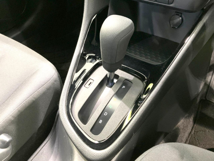 2020 Toyota Yaris 6AA-MXPH10 (UW-69ef58ad1db5c)[21]