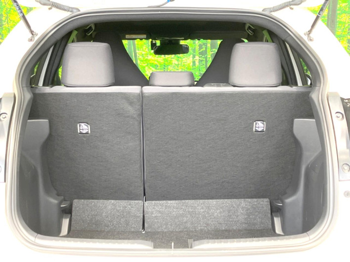 2020 Toyota Yaris 6AA-MXPH10 (UW-69ef58ad1db5c)[9]