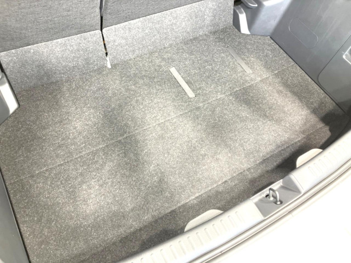 2020 Toyota Yaris 6AA-MXPH10 (UW-69ef58ad1db5c)[8]