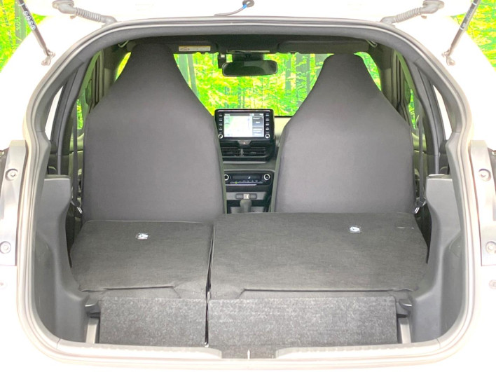 2020 Toyota Yaris 6AA-MXPH10 (UW-69ef58ad1db5c)[10]