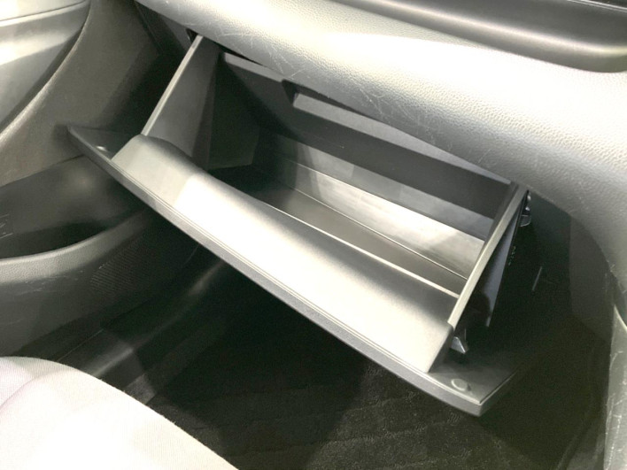 2020 Toyota Yaris 6AA-MXPH10 (UW-69ef58ad1db5c)[18]