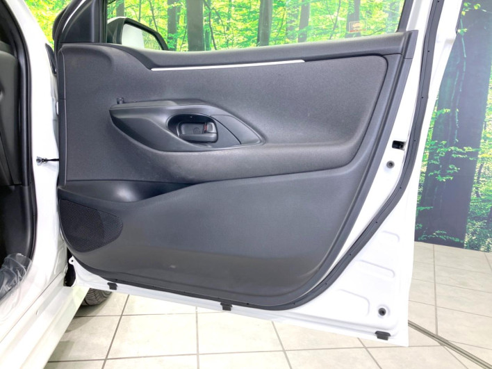 2020 Toyota Yaris 6AA-MXPH10 (UW-69ef58ad1db5c)[12]