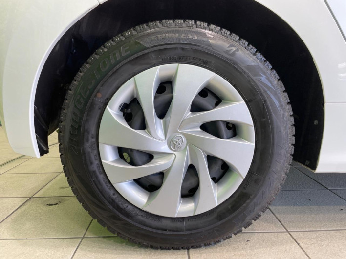 2023 Toyota Yaris 6AA-MXPH10 (UW-69ef58ae1436d)[28]