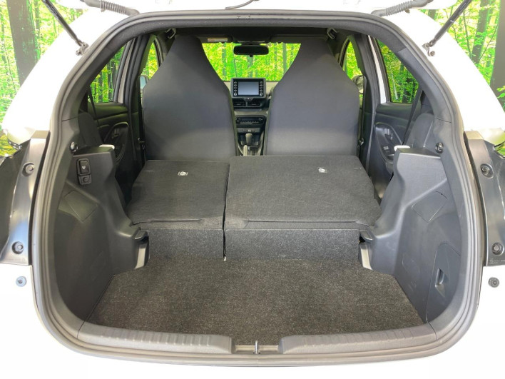 2023 Toyota Yaris 6AA-MXPH10 (UW-69ef58ae1436d)[13]