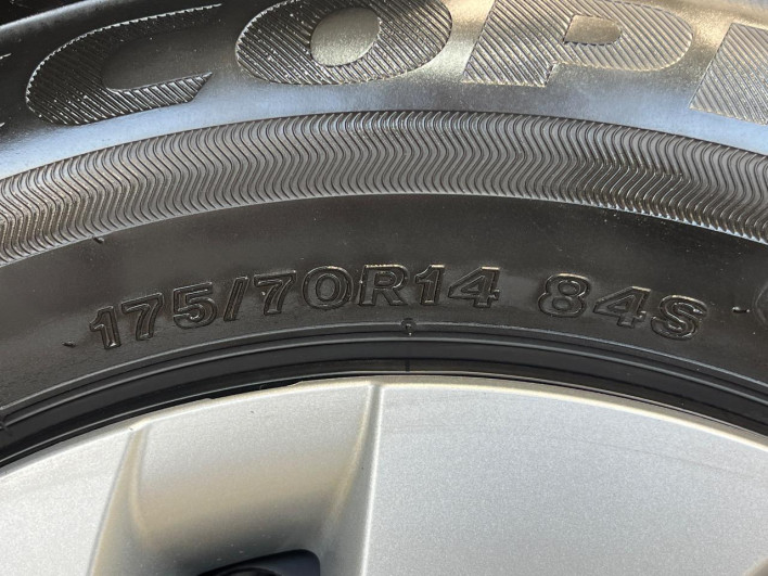 2023 Toyota Yaris 6AA-MXPH10 (UW-69ef58ae62d68)[10]