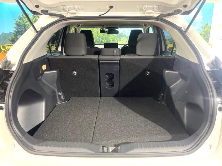 2021 Toyota Yaris Cross 6AA-MXPJ10 (UW-69ef58af20485)[8]