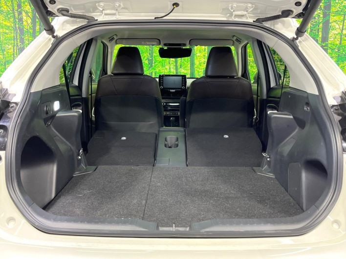 2022 Toyota Yaris Cross 6AA-MXPJ10 (UW-69ef58afc9a04)[12]